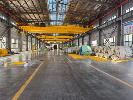 不锈钢开平车间