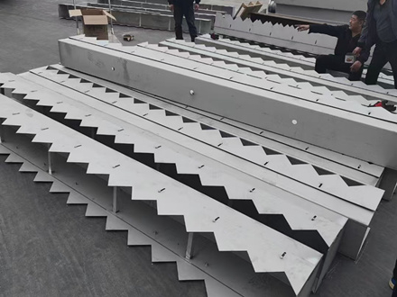 分离式齿形集水槽